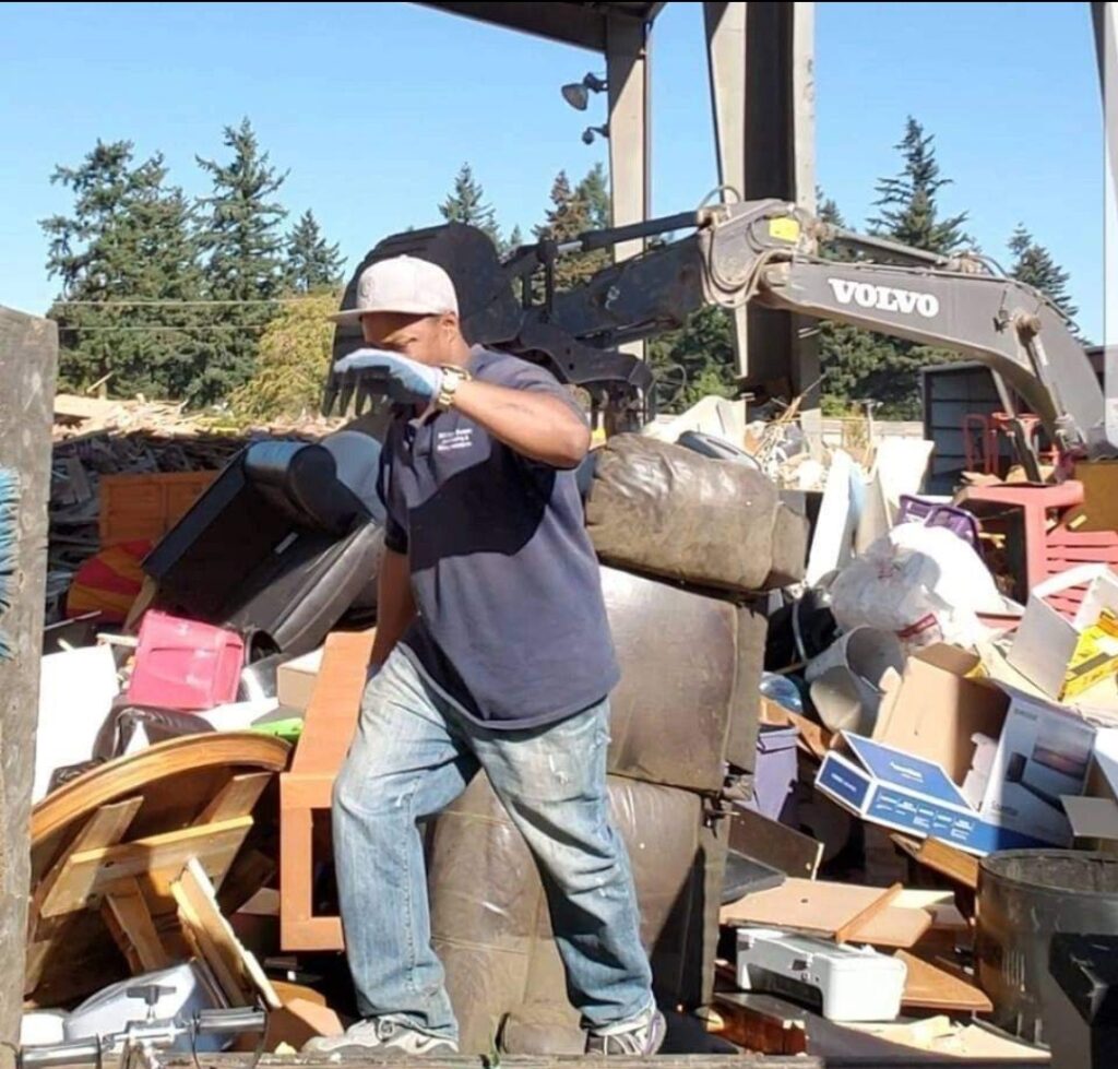 503 Clutter Busters Professional Junk Removal Service